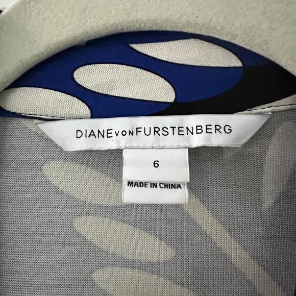 Like New Condition - Blue Leaf Wrap Dress - Picture 5 of 6